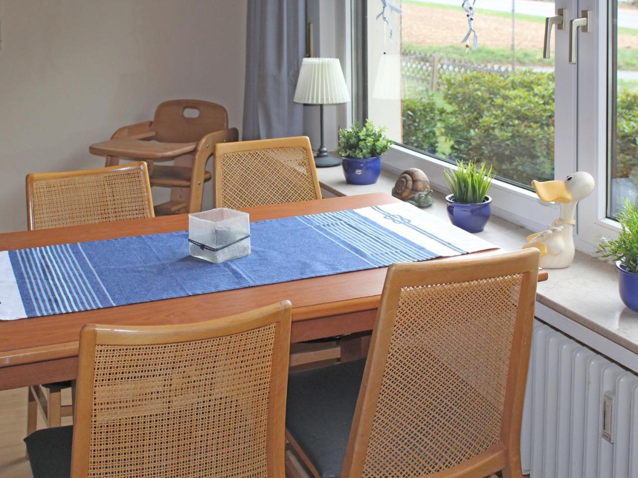 Beautiful Apartment In Bodenwerder With Balcony Екстер'єр фото